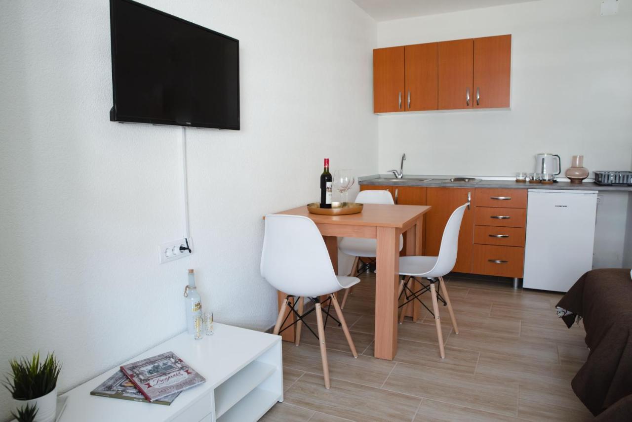 Apartmani Centar Lux New Nagybecskerek Kültér fotó