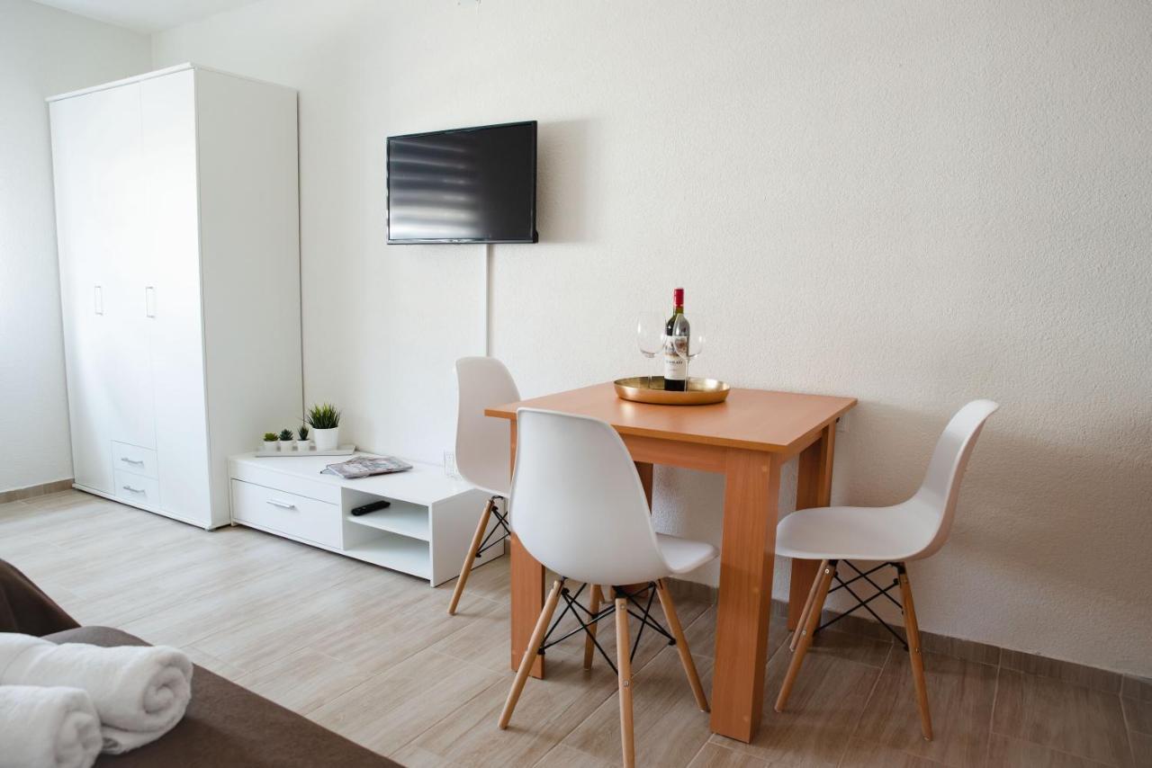 Apartmani Centar Lux New Nagybecskerek Kültér fotó