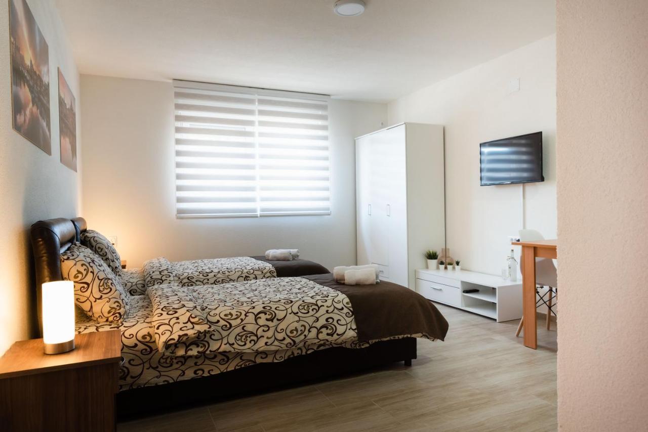 Apartmani Centar Lux New Nagybecskerek Kültér fotó