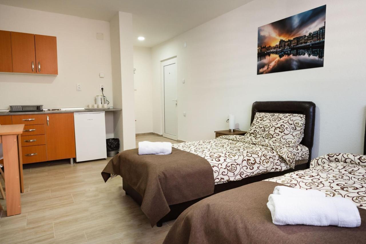 Apartmani Centar Lux New Nagybecskerek Kültér fotó