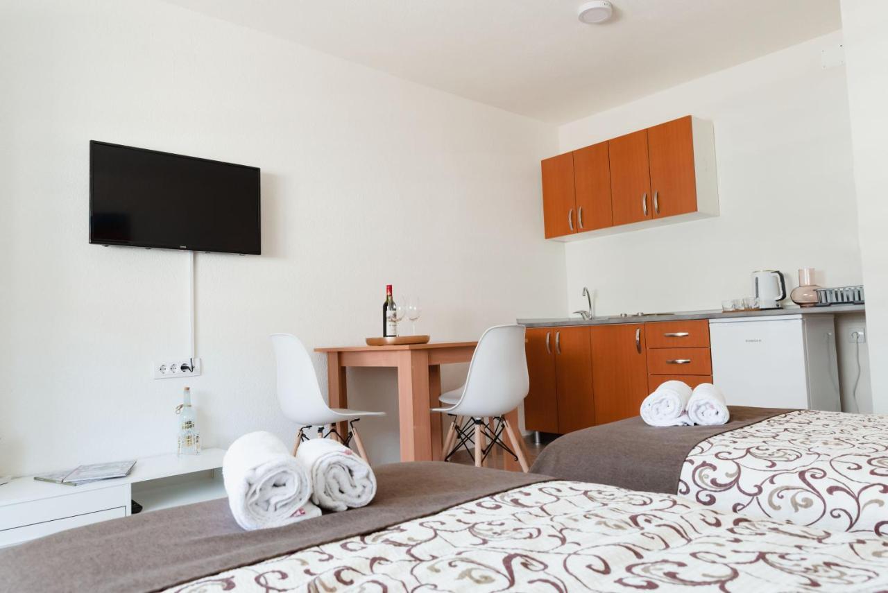 Apartmani Centar Lux New Nagybecskerek Kültér fotó
