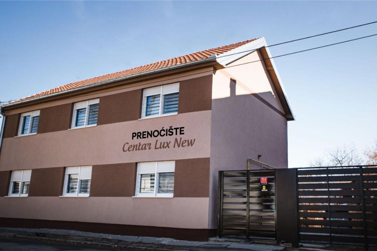 Apartmani Centar Lux New Nagybecskerek Kültér fotó