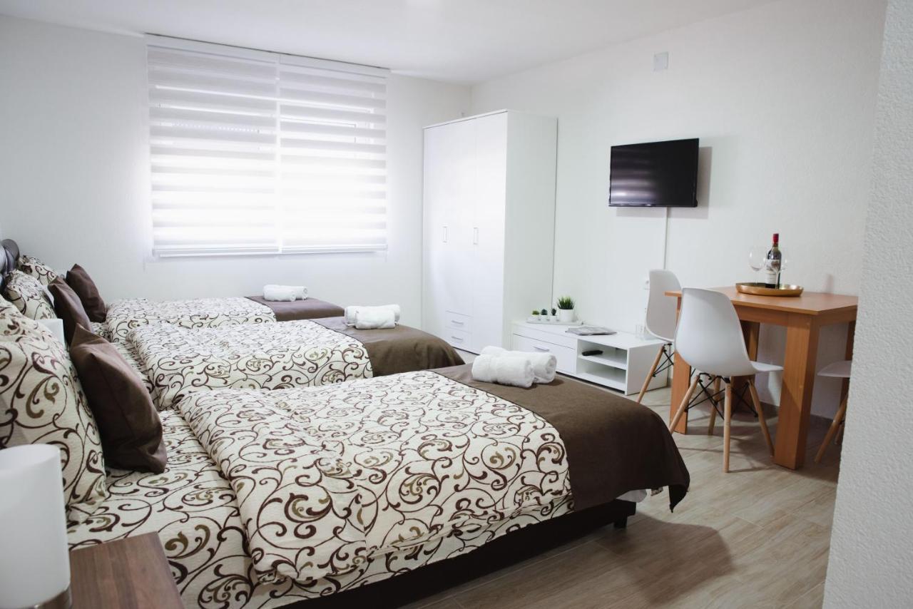Apartmani Centar Lux New Nagybecskerek Kültér fotó