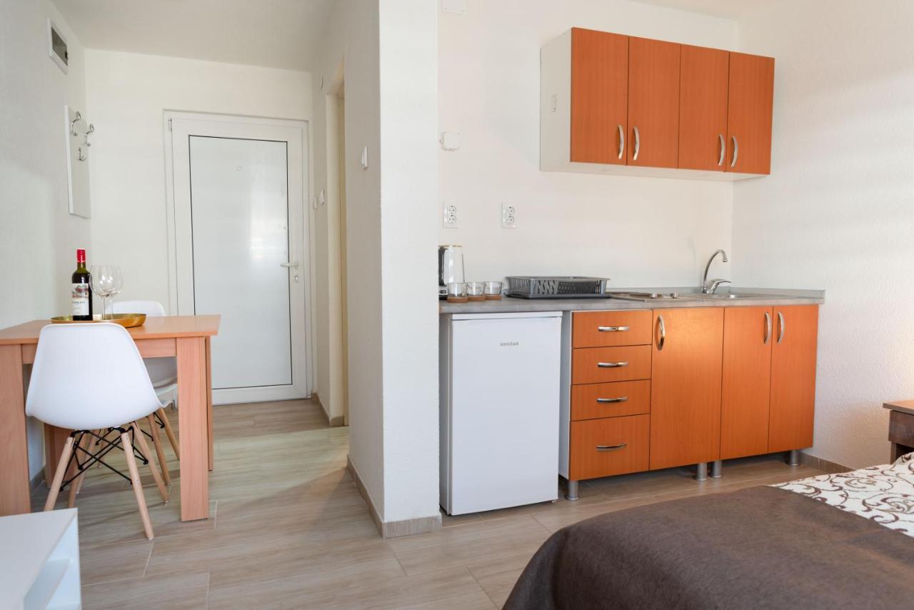 Apartmani Centar Lux New Nagybecskerek Kültér fotó