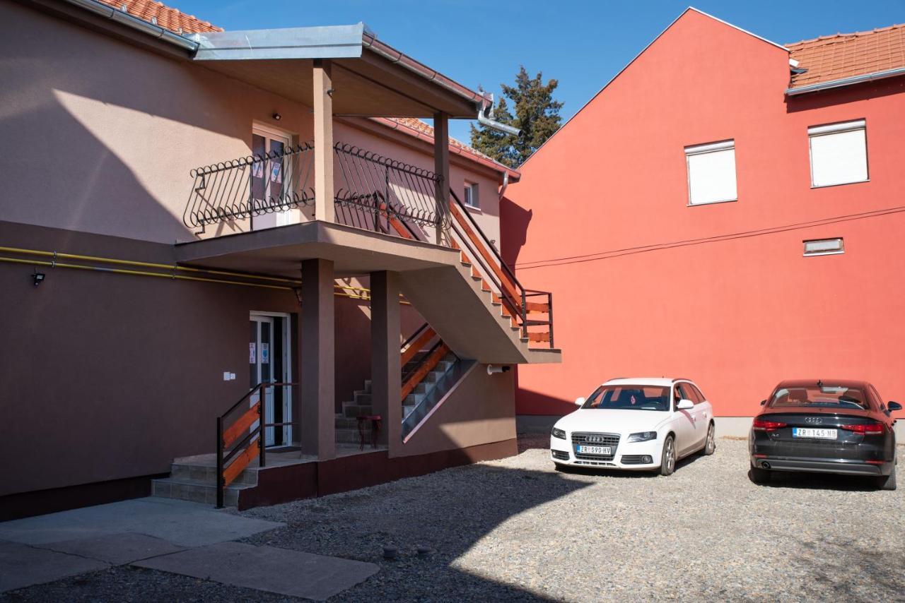 Apartmani Centar Lux New Nagybecskerek Kültér fotó